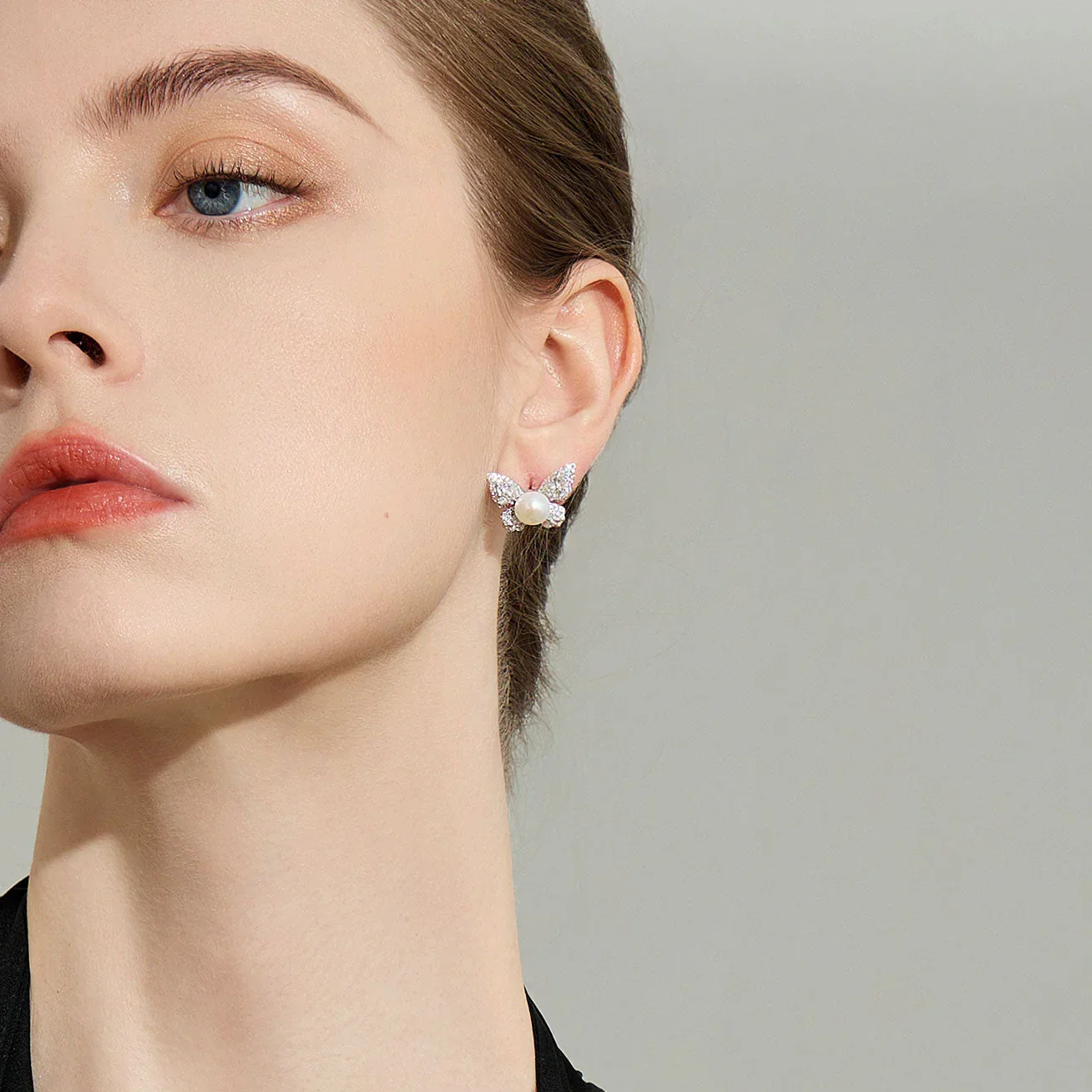 PEARLY LUSTRE | Top Grade Freshwater Pearl Earrings WE00723 | GARDENS - Image 7