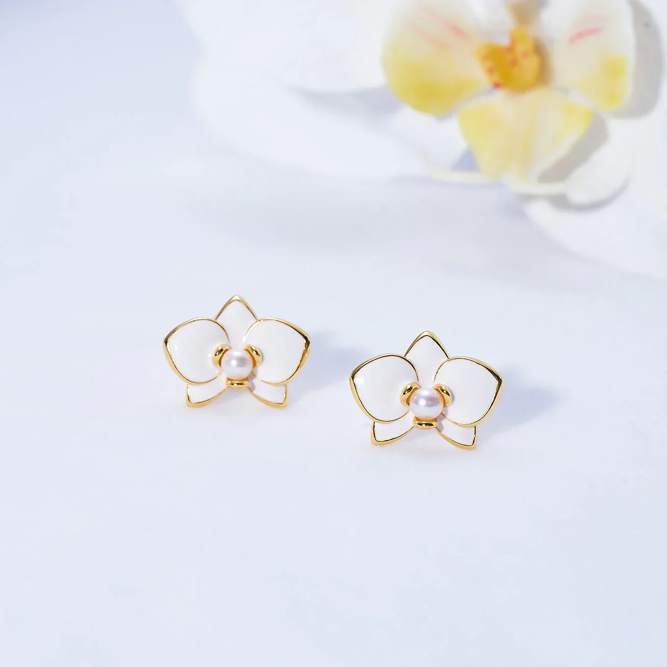 PEARLY LUSTRE | Top Grade Freshwater Pearl Earrings WE00788 | ORCHID - Image 2