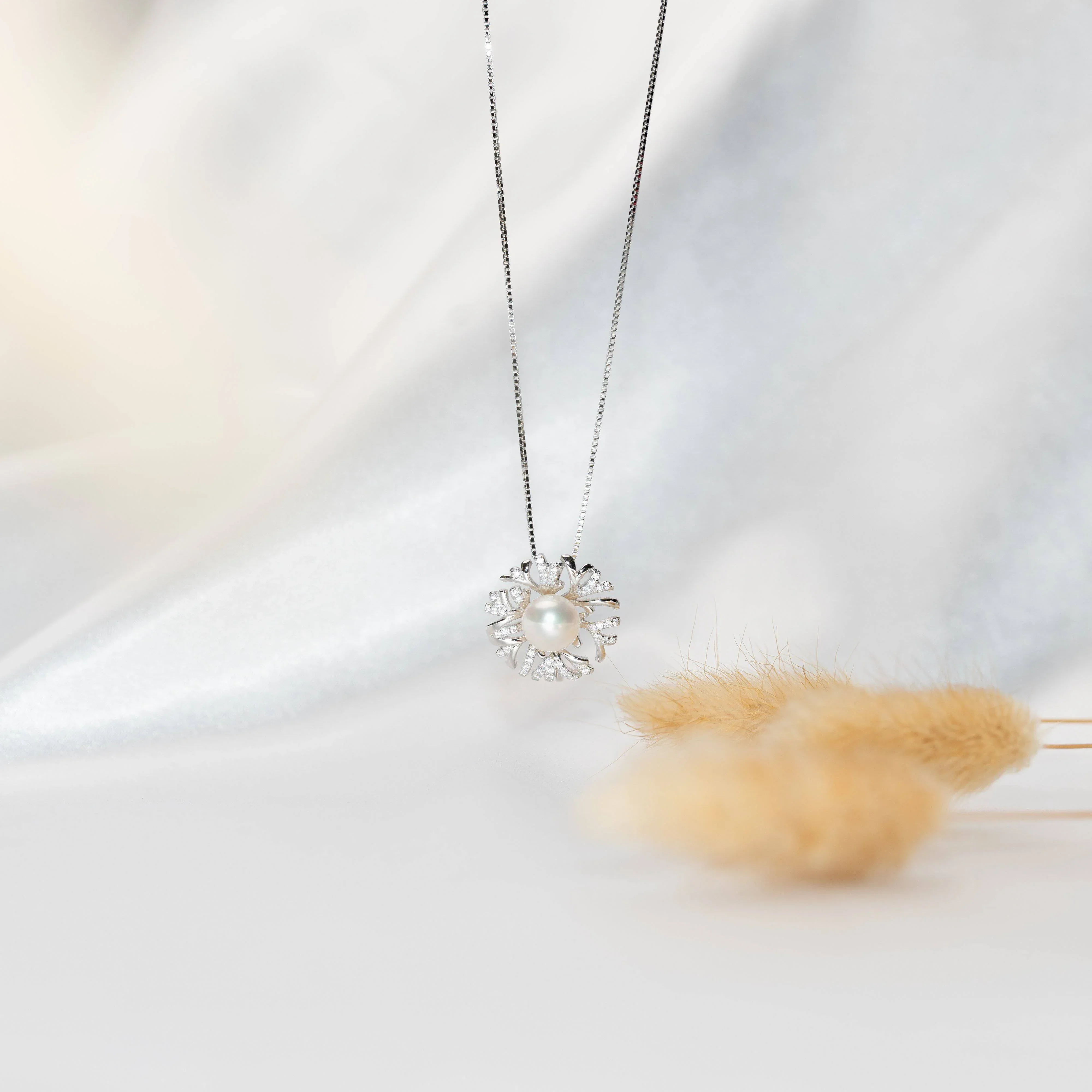 PEARLY LUSTRE | Top Grade Freshwater Pearl Necklace WN00223 | GARDENS - Image 2