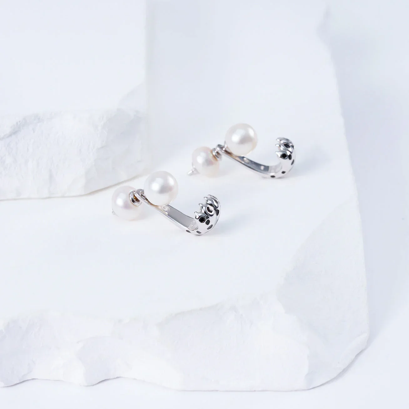 PEARLY LUSTRE | Top Lustre Freshwater Pearl Earrings WE00777 | SAFARI - Image 2
