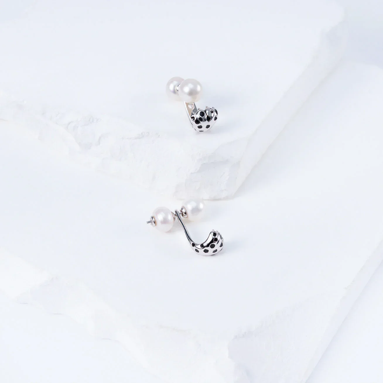 PEARLY LUSTRE | Top Lustre Freshwater Pearl Earrings WE00777 | SAFARI - Image 3