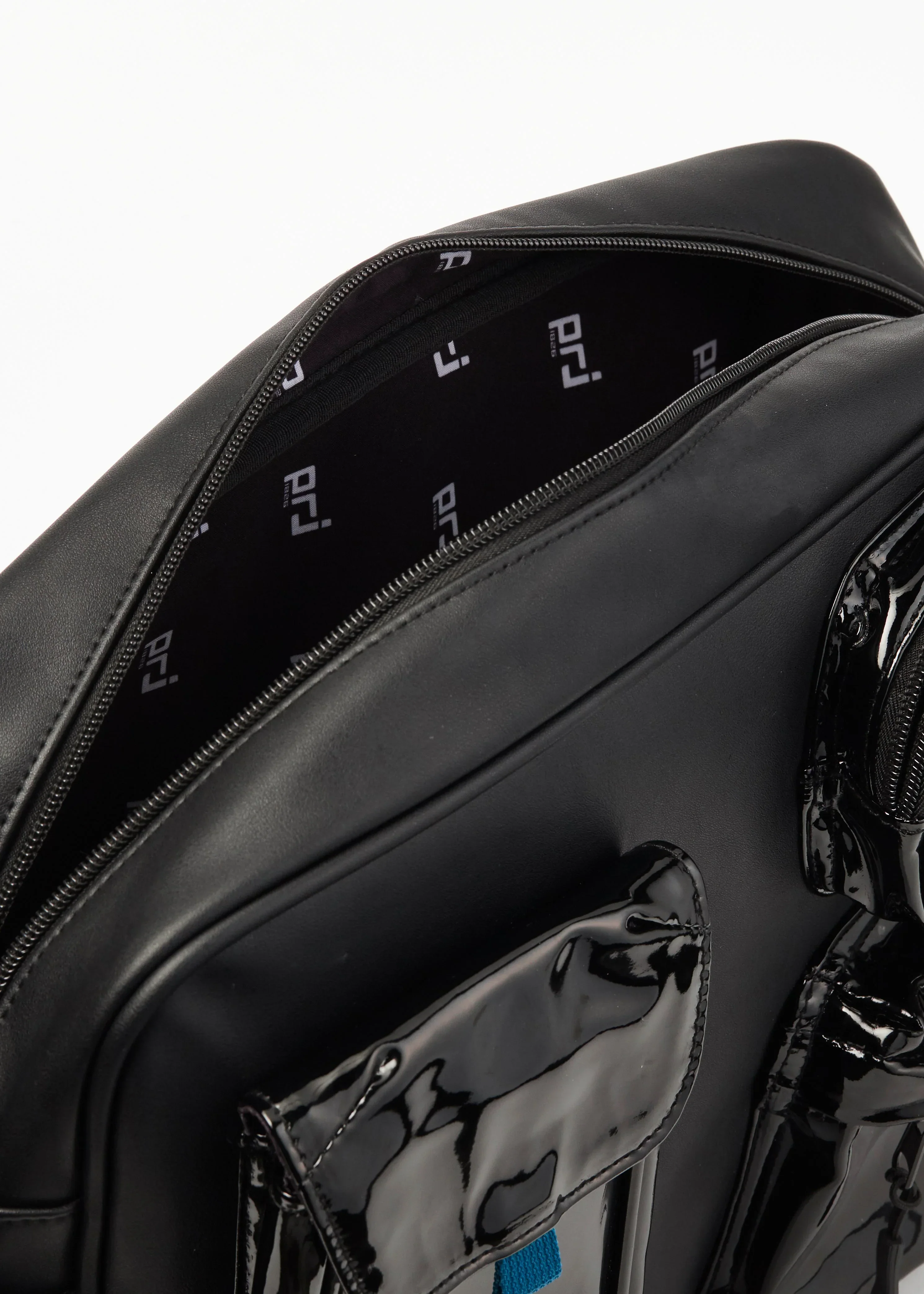 PROJECTWEAR | Colter Multipocket Sling Bag Black - Image 2