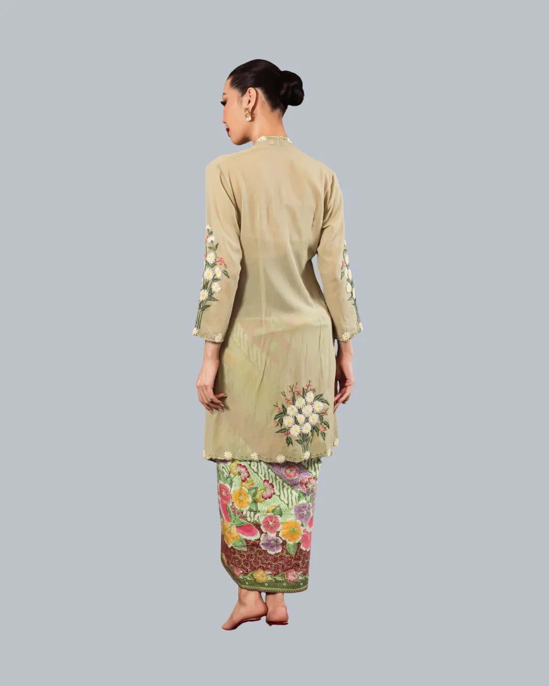 ROEMAH KEBAYA VIELGA | Melati Kipas Sulam Tangan Long Kebaya - Image 3