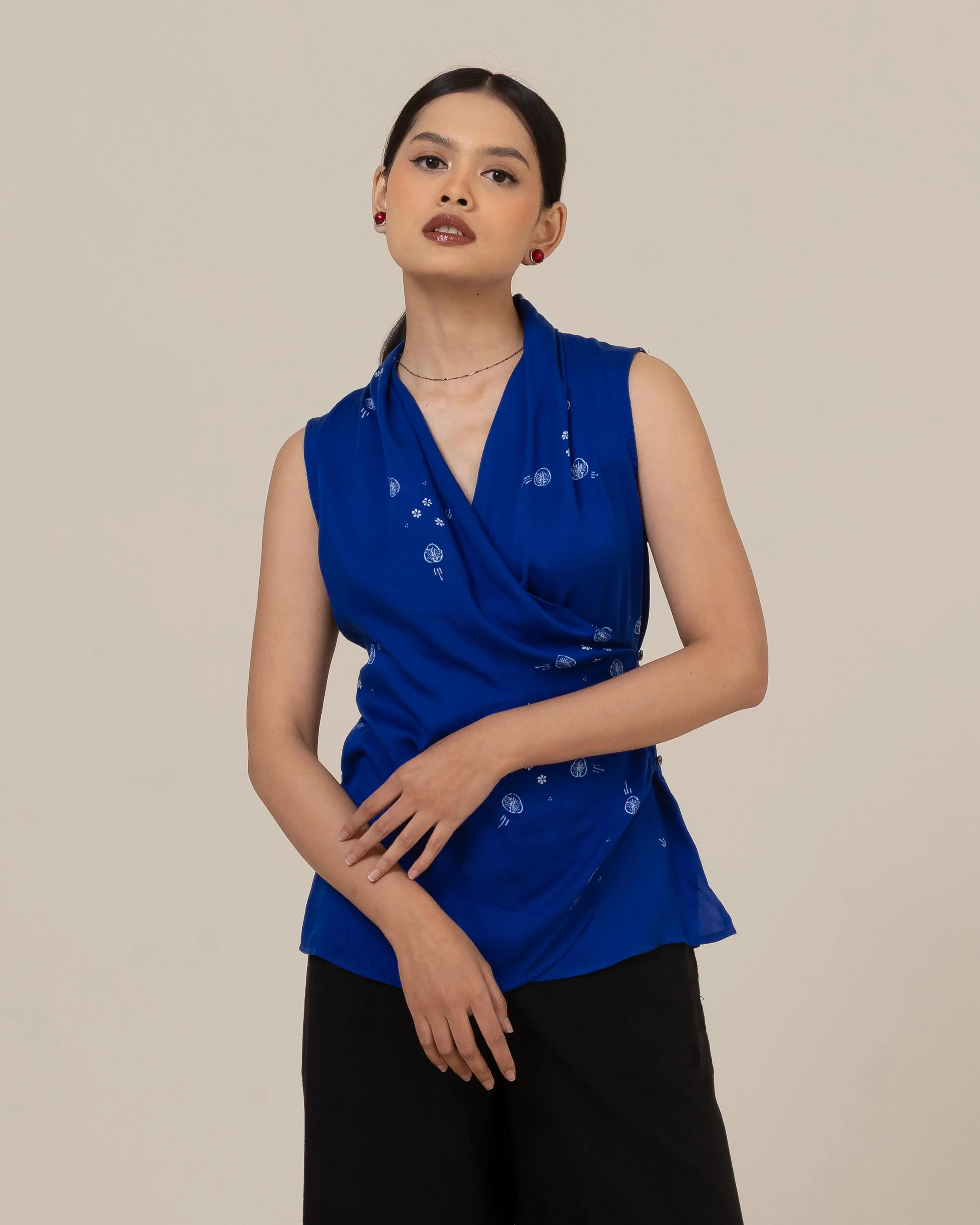 SUKKHA CITTA | FLORA - Classic Wrap Top - Image 2