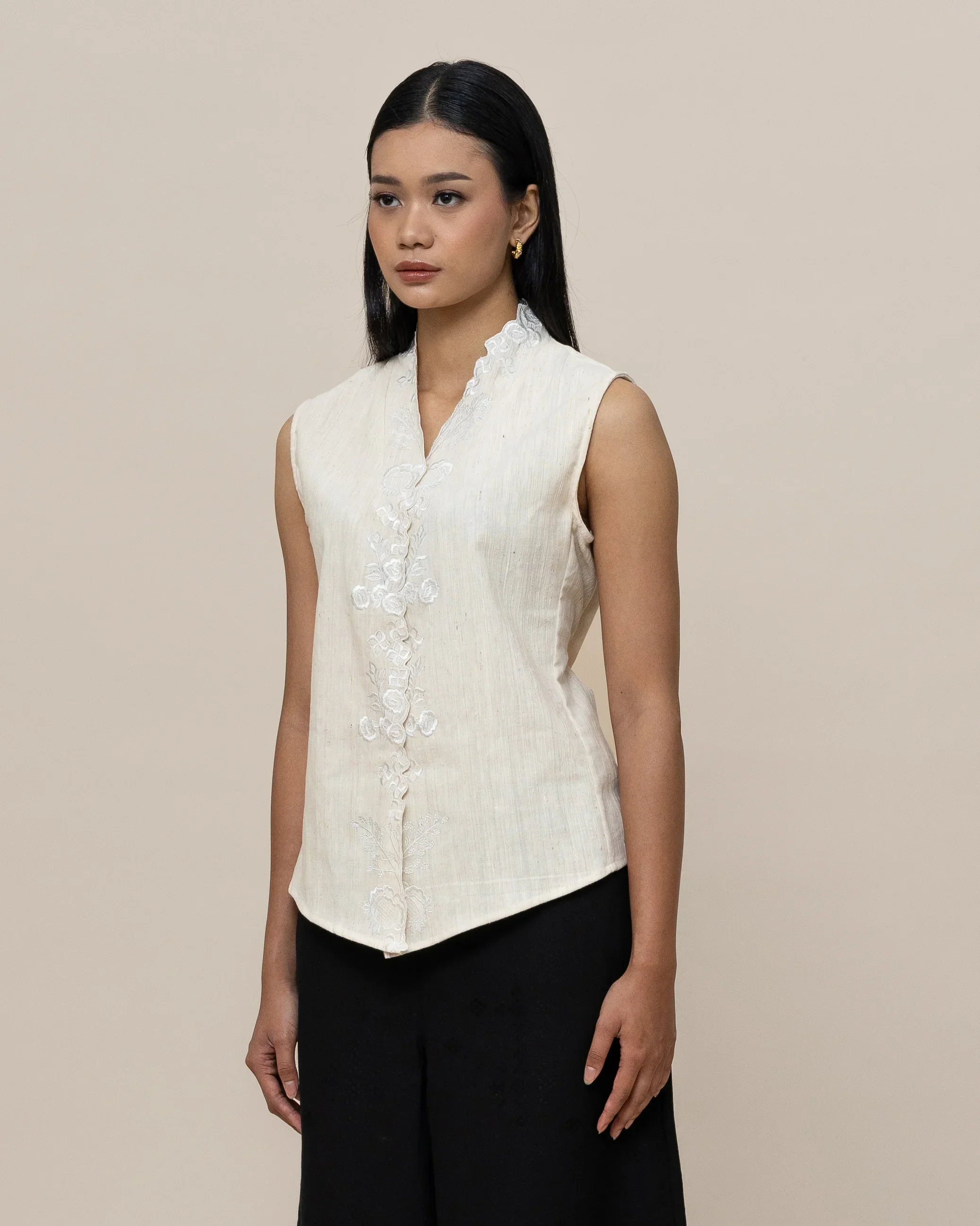 SUKKHA CITTA | KAPAS - Embroidered Kebaya Vest - Image 3
