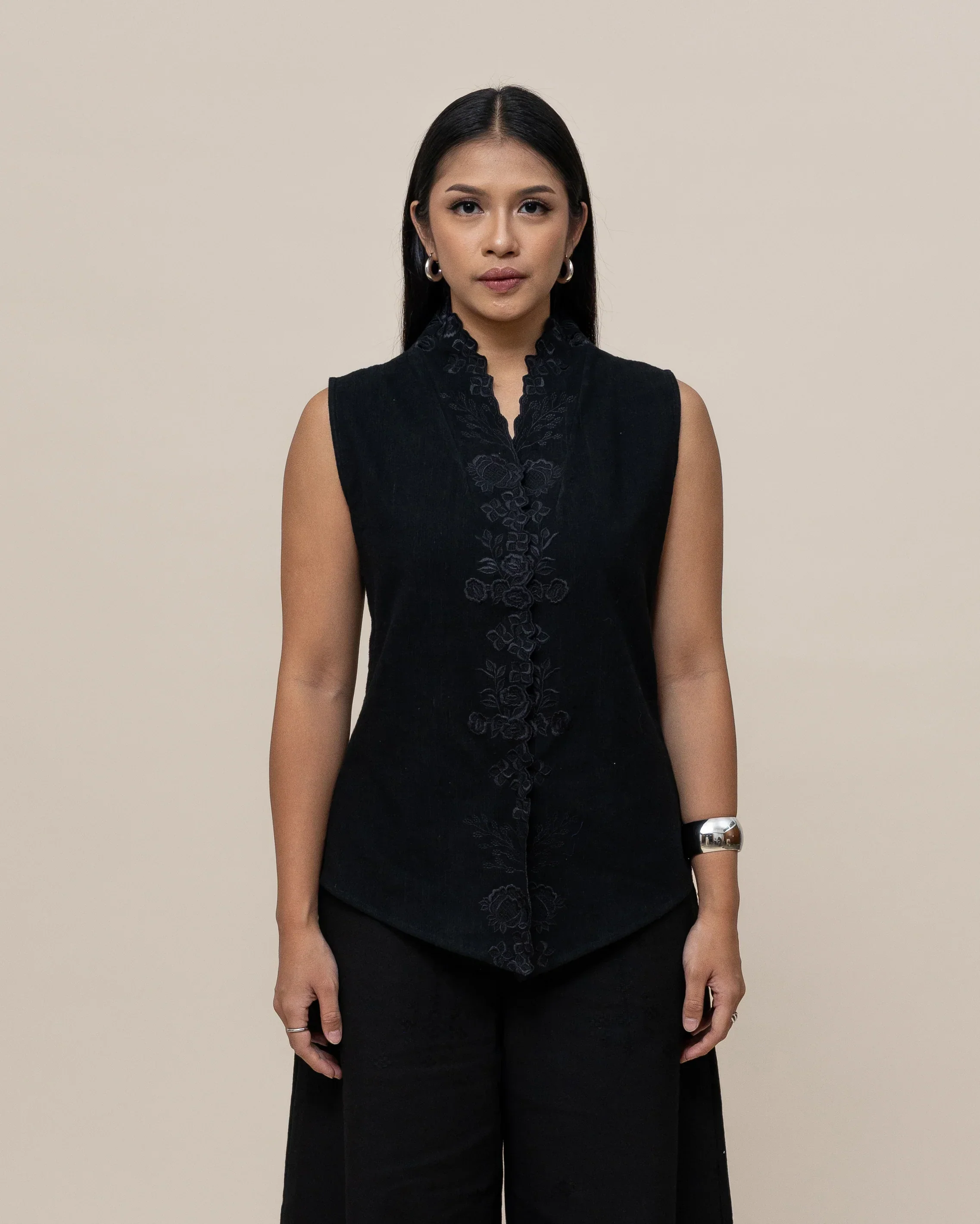SUKKHA CITTA | KAPAS - Embroidered Kebaya Vest - Image 5