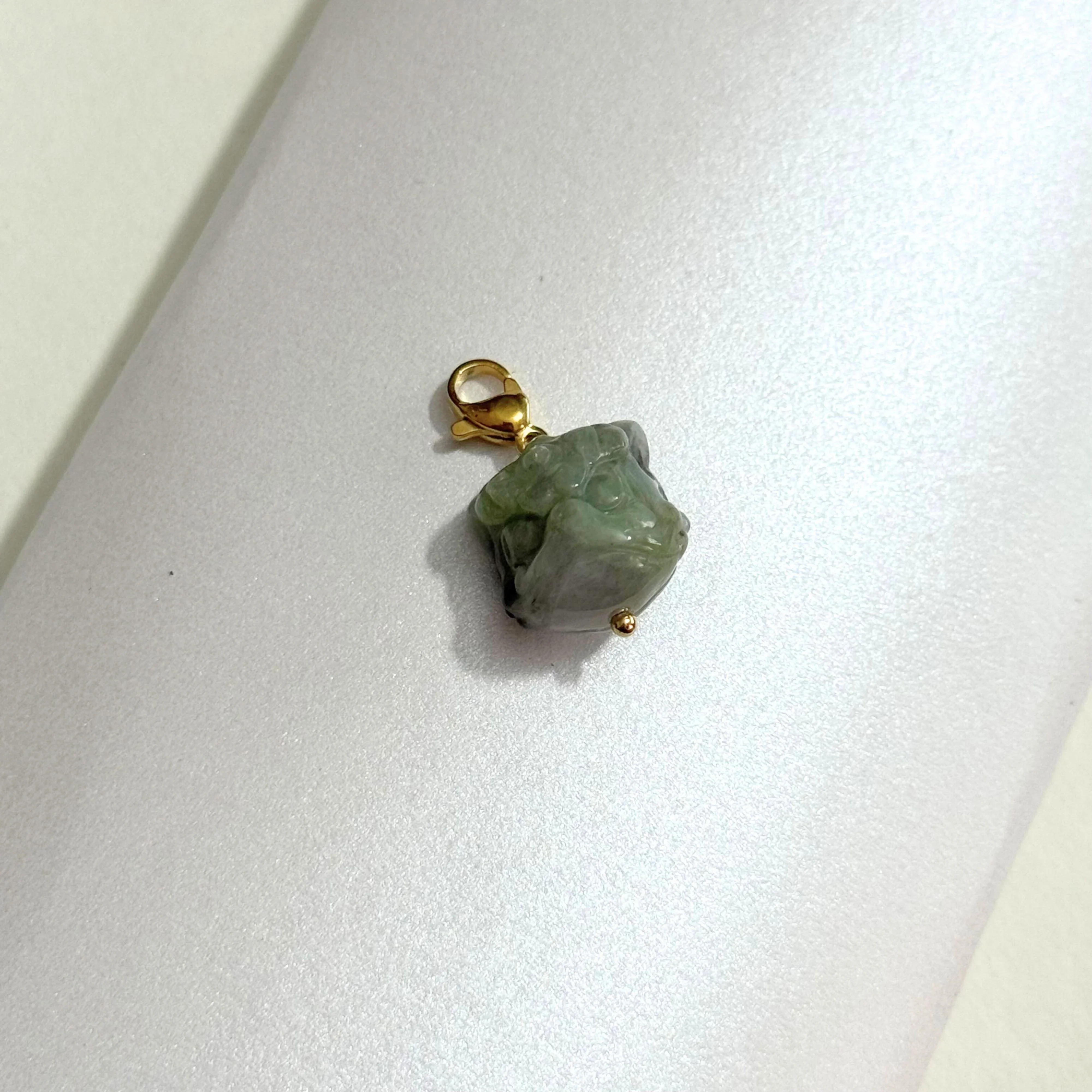 THE ANTECEDENT STORE | P - Burmese Jade Dancing Lion Pendent