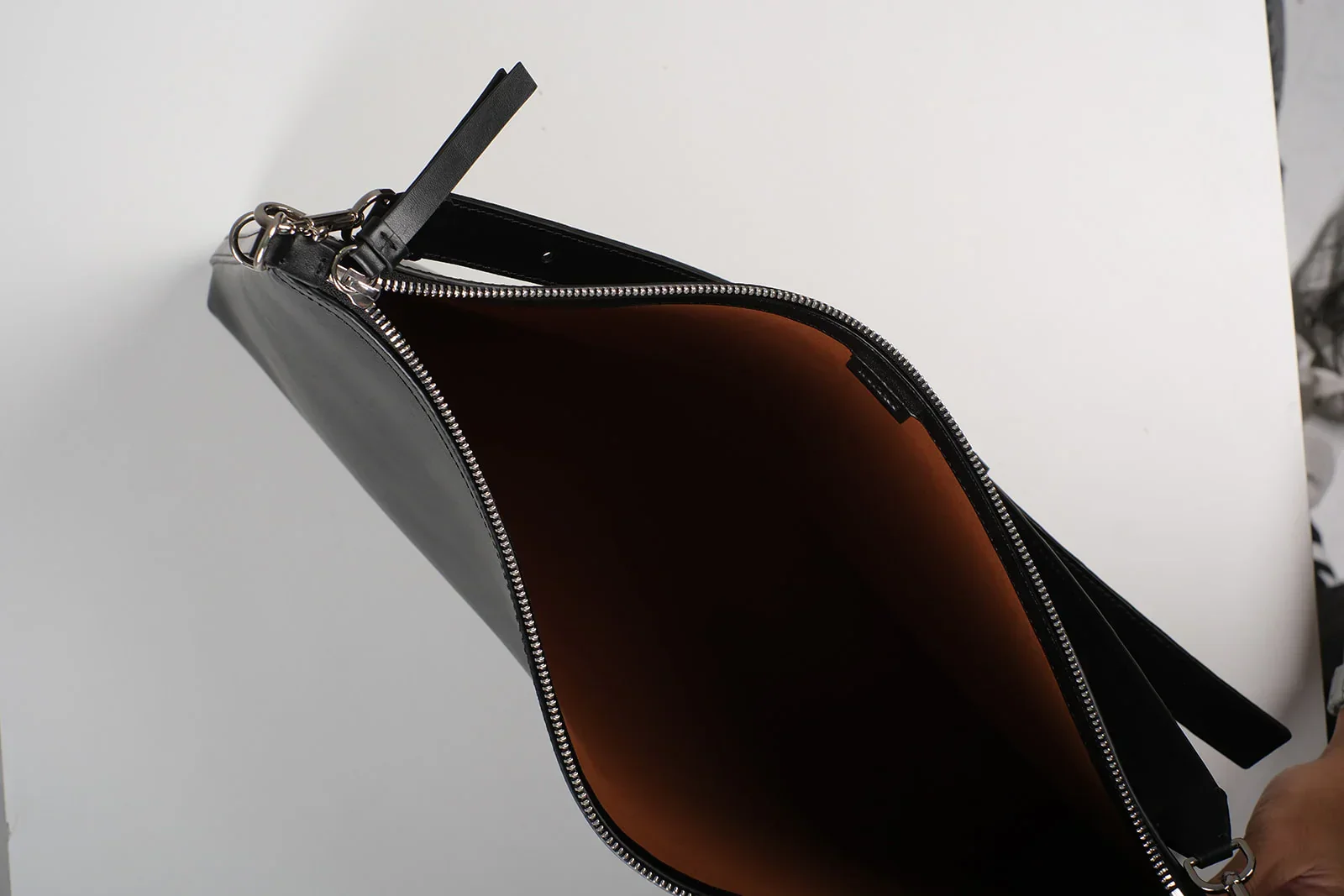 WU HAUS | Helix Leather Shoulder Bag - Image 11