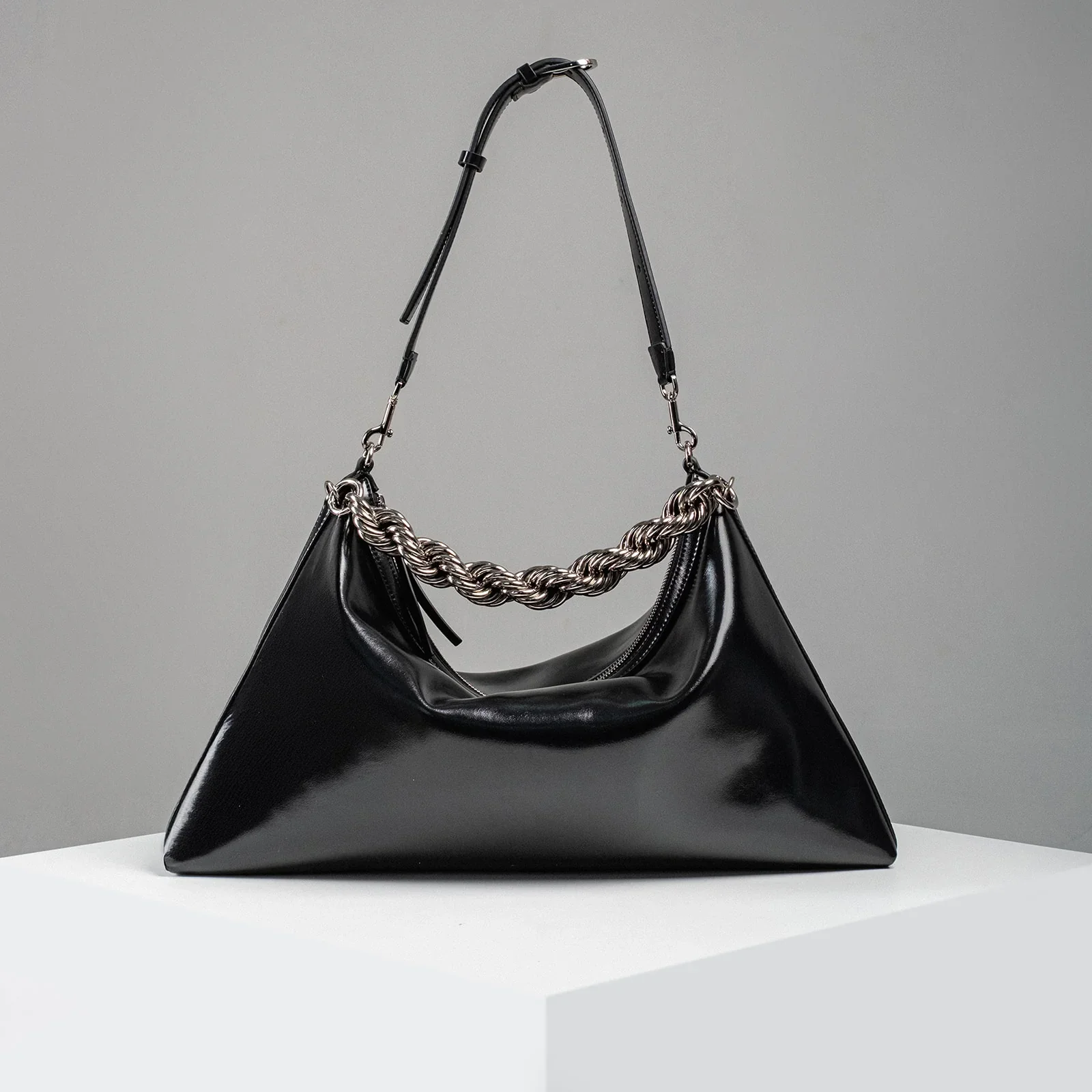 WU HAUS | Helix Leather Shoulder Bag - Image 13