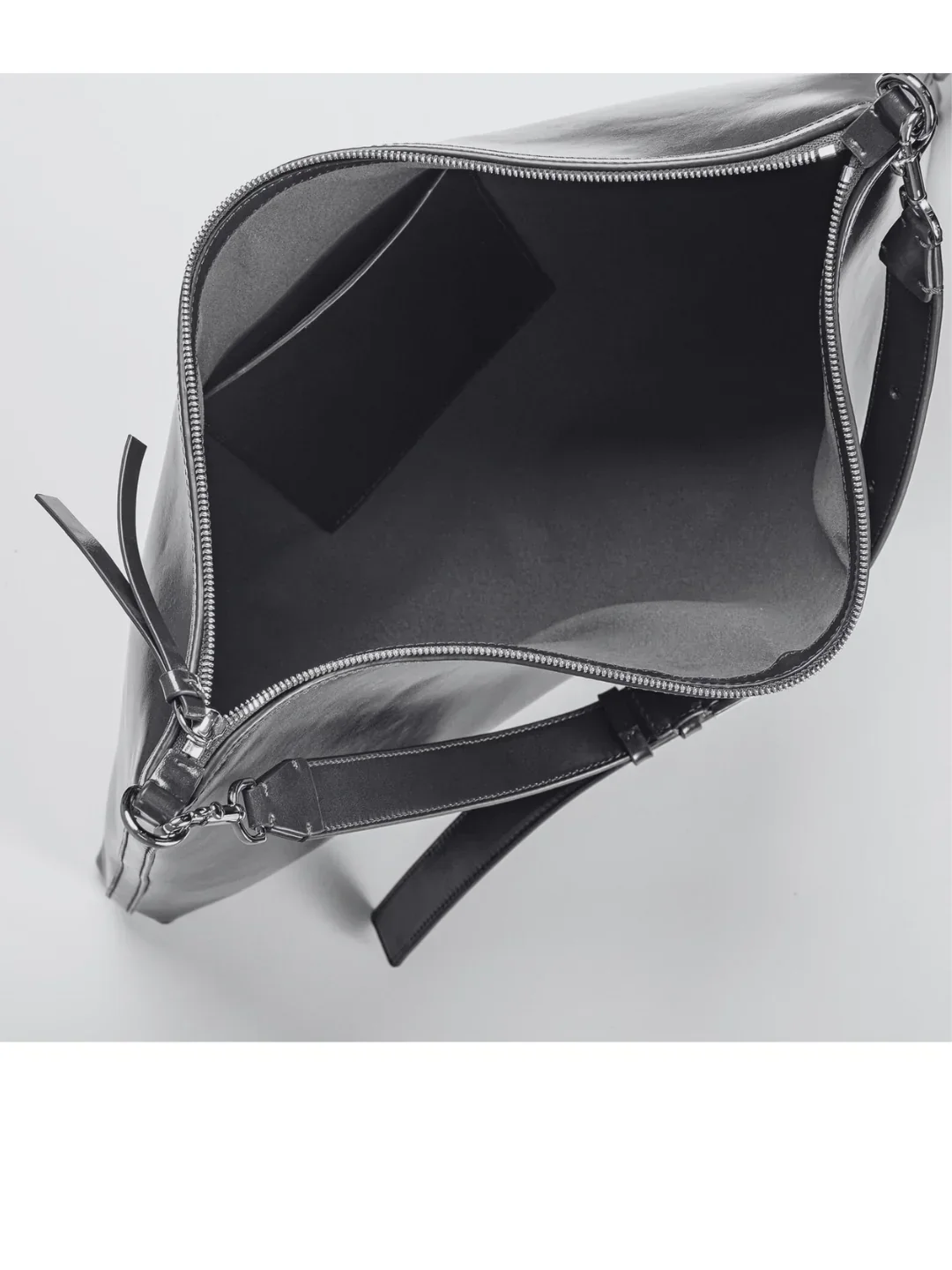 WU HAUS | Helix Leather Shoulder Bag - Image 16