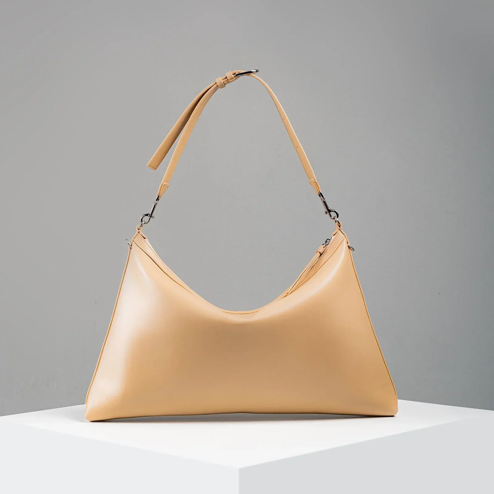 WU HAUS | Helix Leather Shoulder Bag - Image 4
