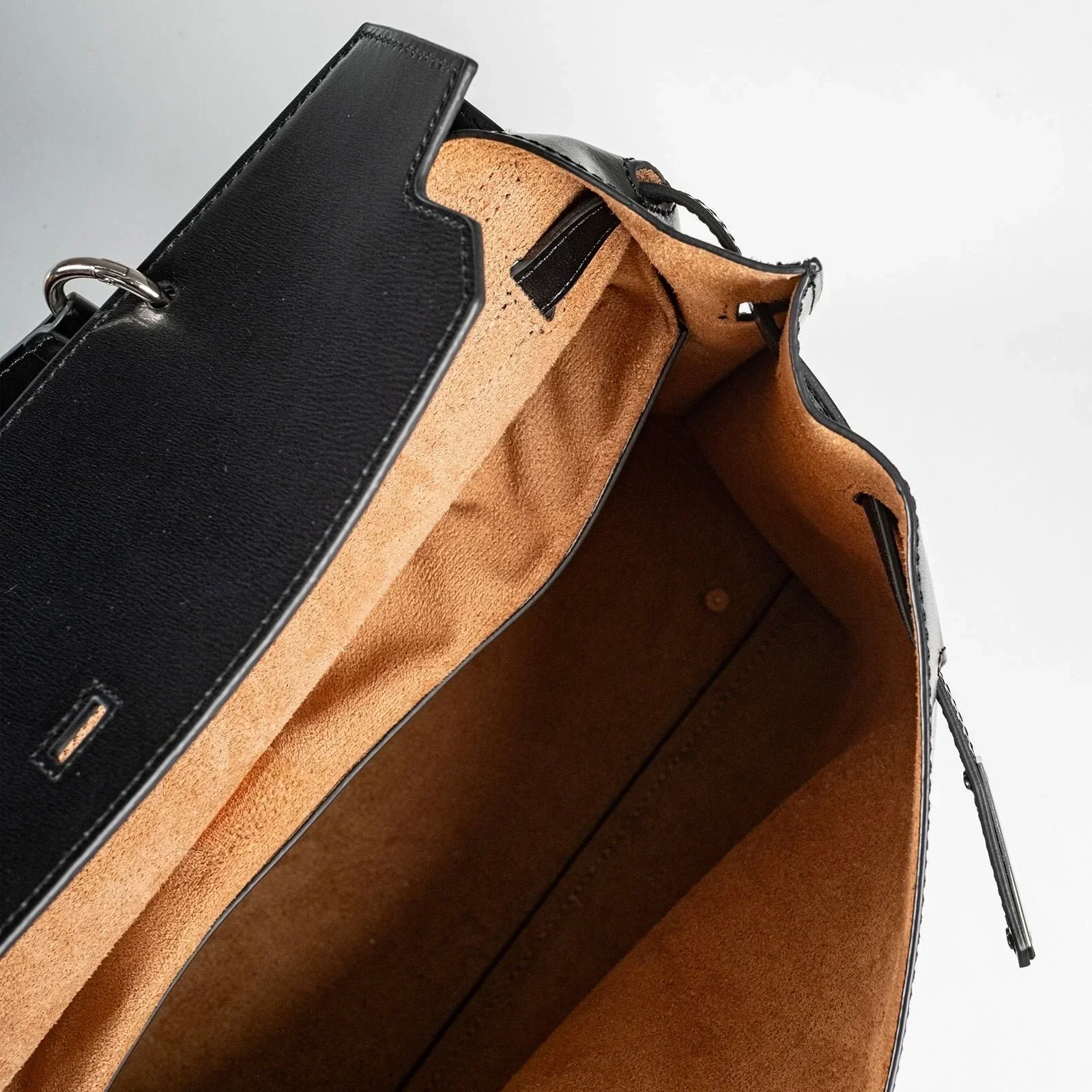WU HAUS | Le H Lightweight Black Cow Leather Carryall - Image 7