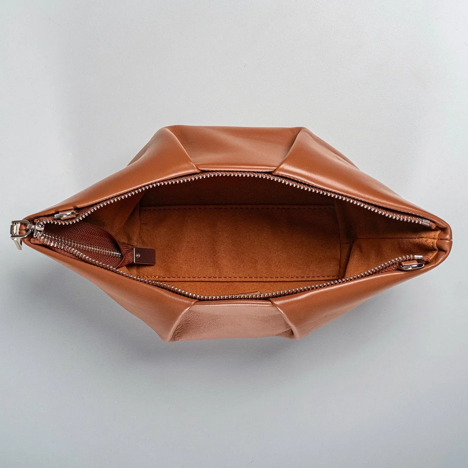 WU HAUS | Mori Leather Clutch - Image 7